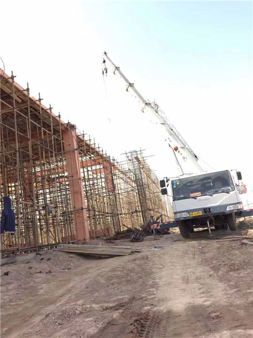 高县吊车作业的安全注意事项有哪些？