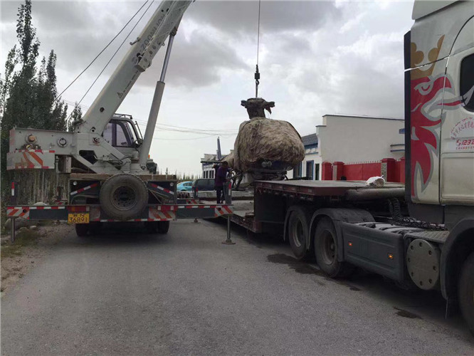 高县狭窄场地（如小区、车间）适合用哪种吊车？